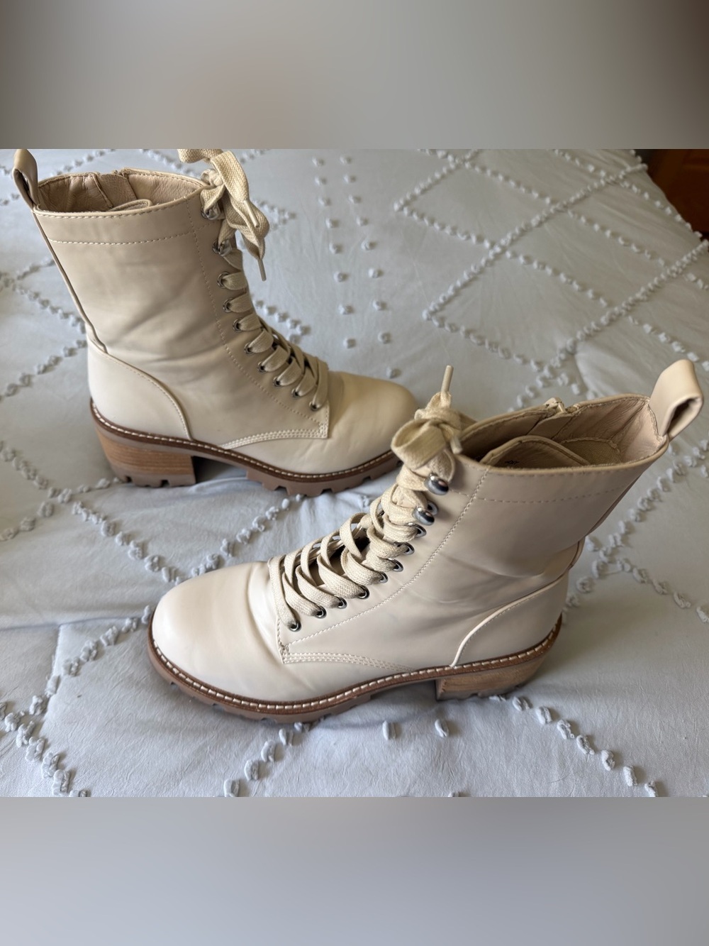 ✨ DV Dolce Vita ‘Madey’ Cream Lace-Up Combat Boots — Size 8 ✨